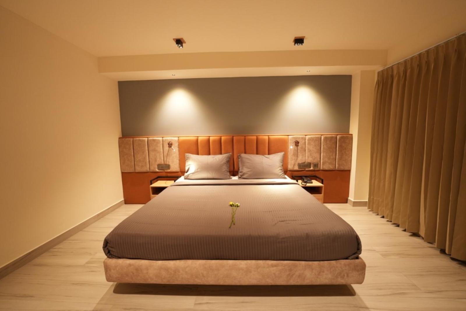 Aura Crimson Vistas Hotell Kodaikanal Rom bilde